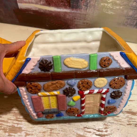 Vintage Gingerbread House Cookie Jar hand painted porcelain glazed - Picture 8 of 13